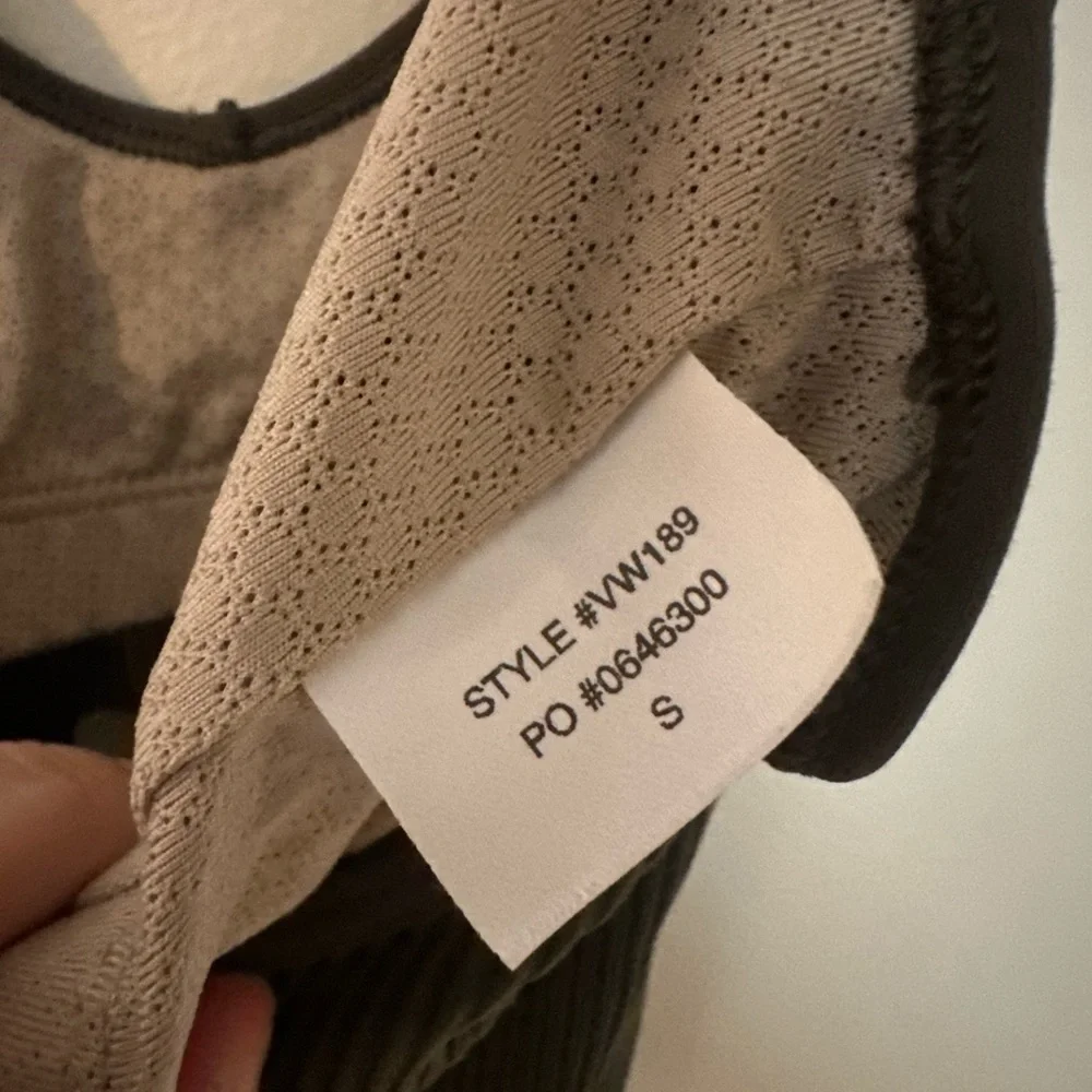 Vuori ribbed crop tank - Picture 4 of 4